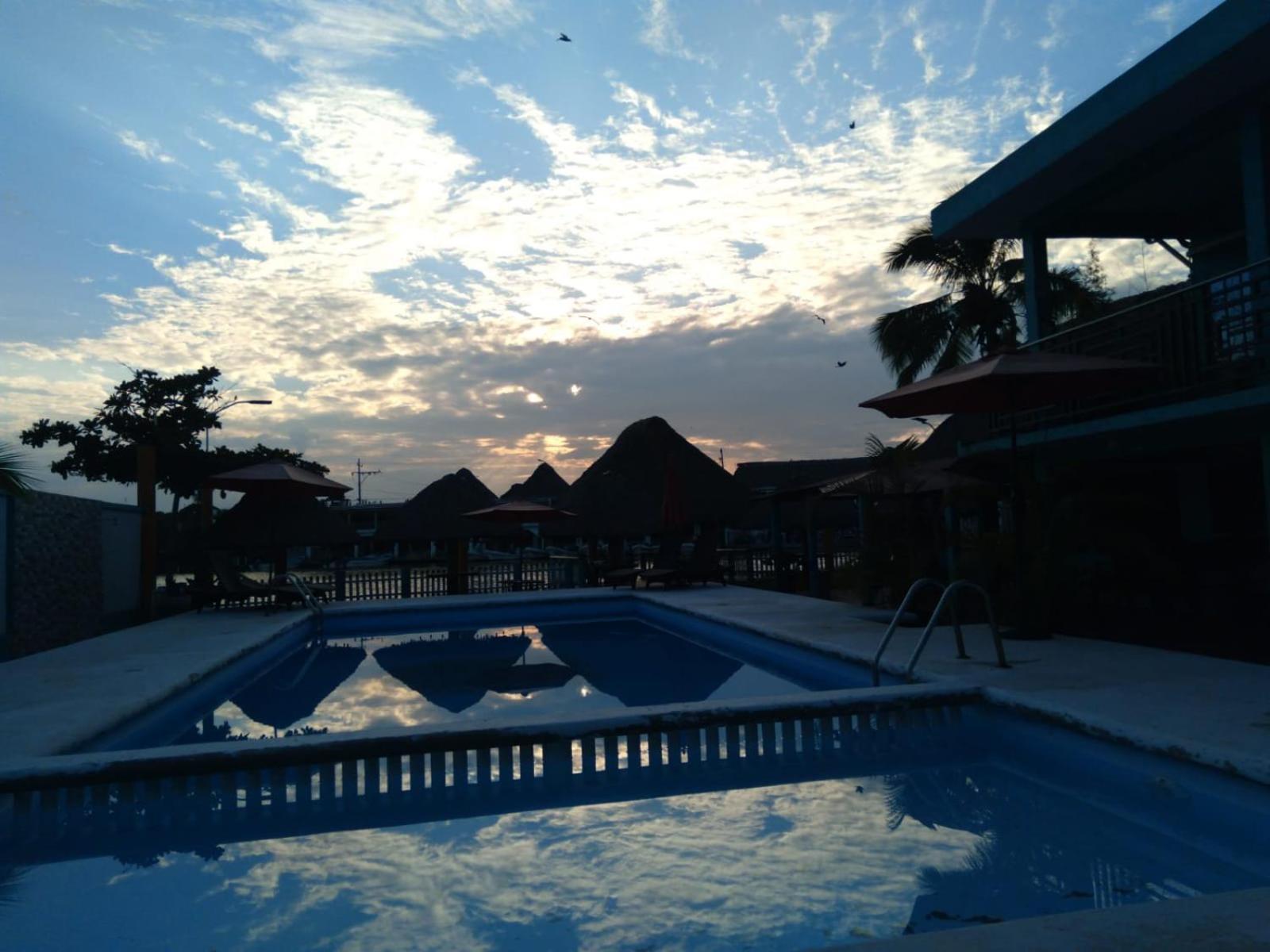 Hotel La Cueva Del Pirata Casitas Exterior foto